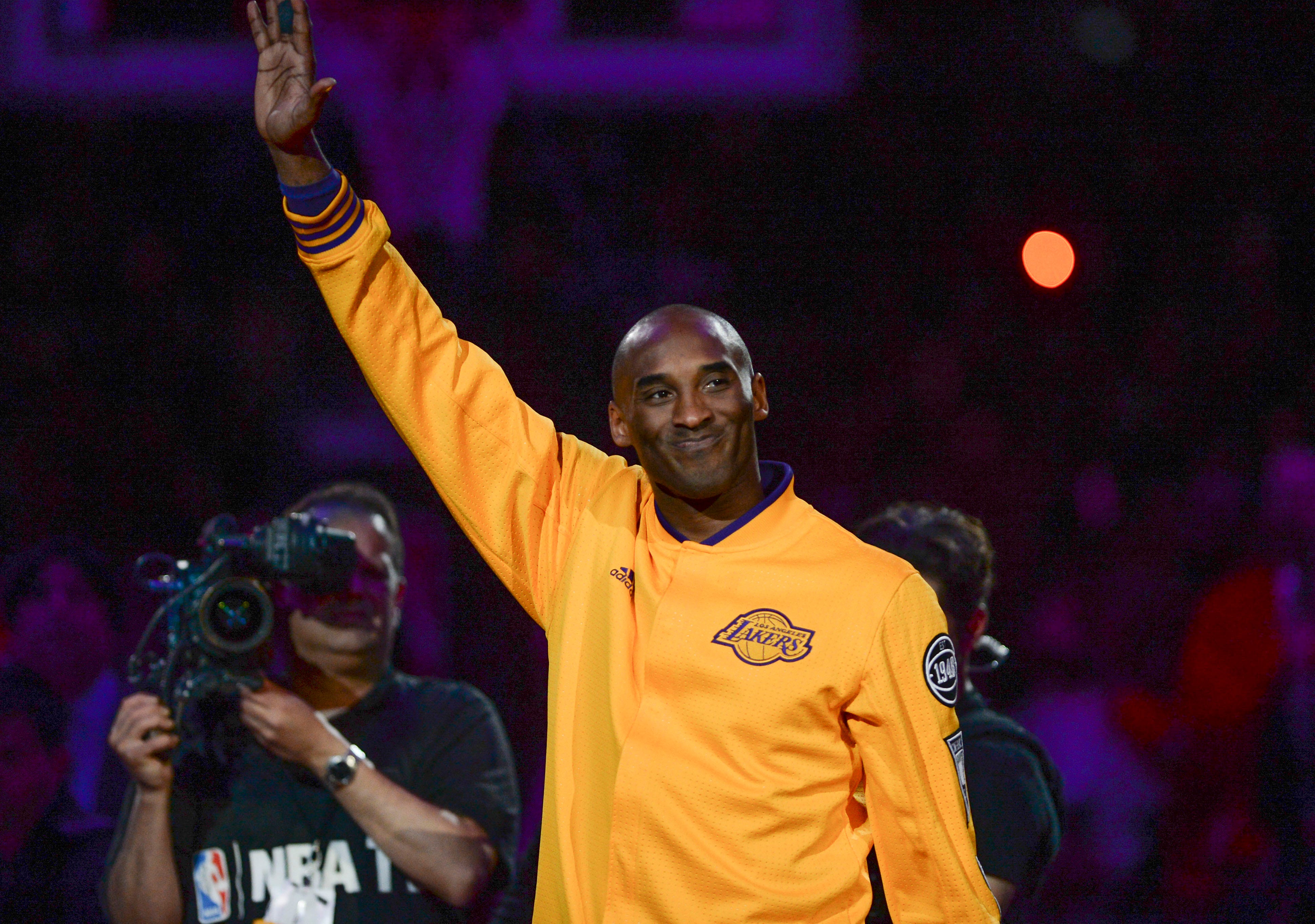 lakers retire kobe jersey